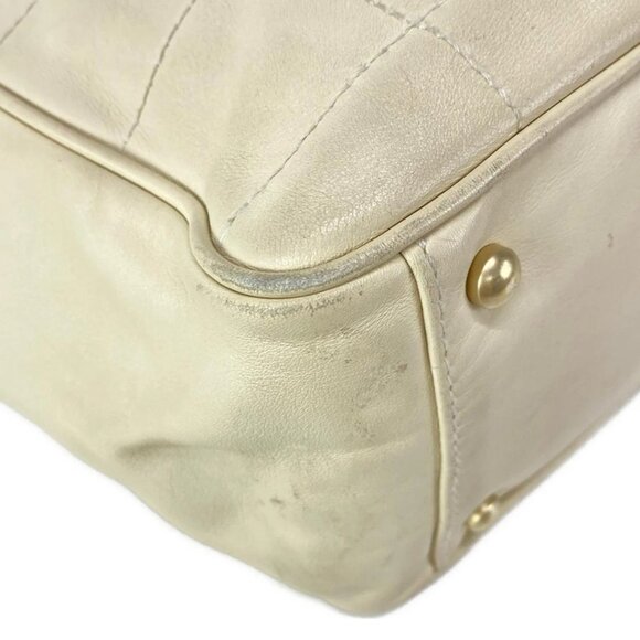 Auth CHANEL Chocolate Bar Stitch - Beige Leather Tote Bag gold hardware - Picture 12 of 13